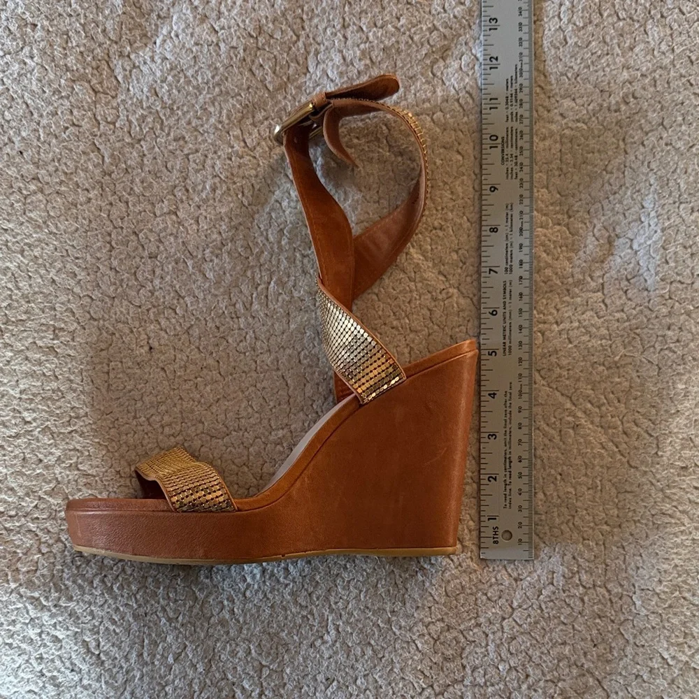 Stuart Weitzman Metallic Gold and Tan Wedges Size 10 - Picture 12 of 13
